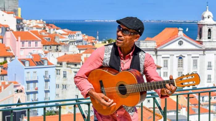 Fadomusik über den Dächern von Lissabon