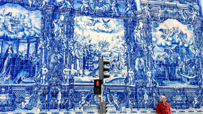 Kunstvolle Azulejos in Porto