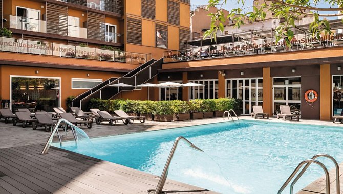 BCN03982B_W25-V01X0000_3