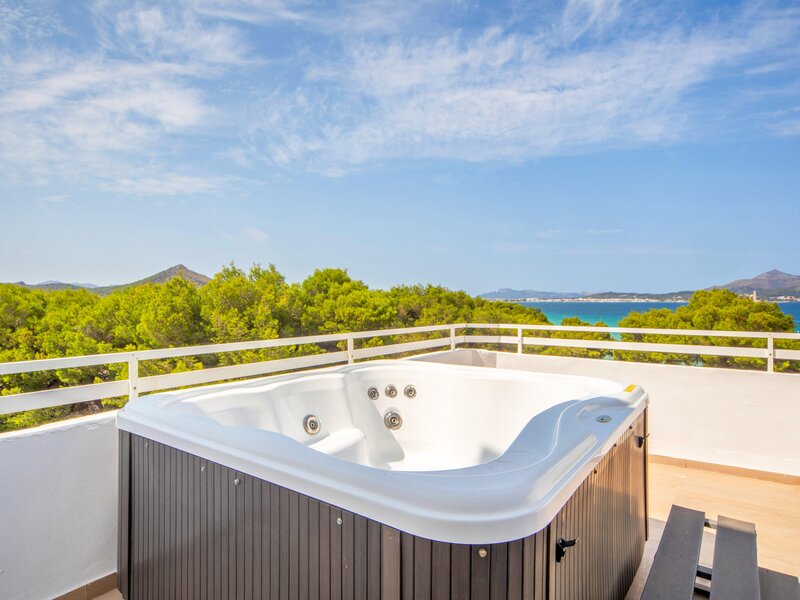 Playa Esperanza Resort jacuzzi