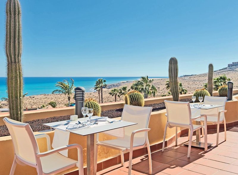 H10 Playa Esmeralda breakfast outside view