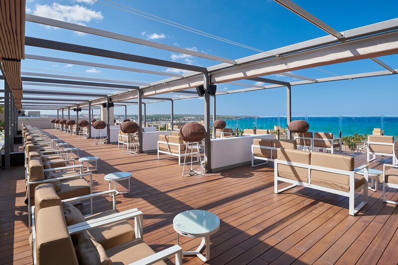 Hipotels Playa de Palma Palace outside lounge area