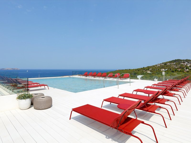 TRS Ibiza Hotel infinite pool