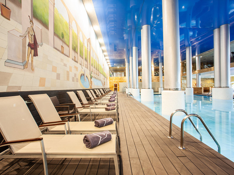 Grupotel Playa de Palma Suites & Spa Inside pool