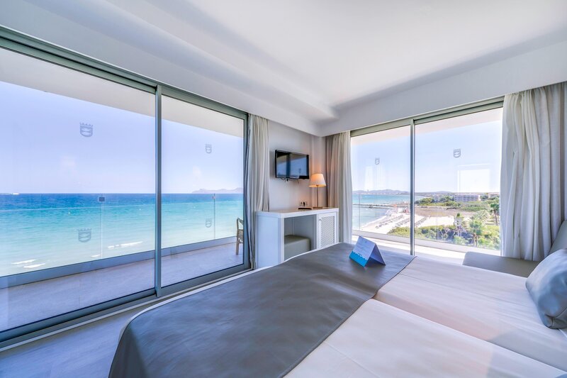 Playa Esperanza Resort double bedroom