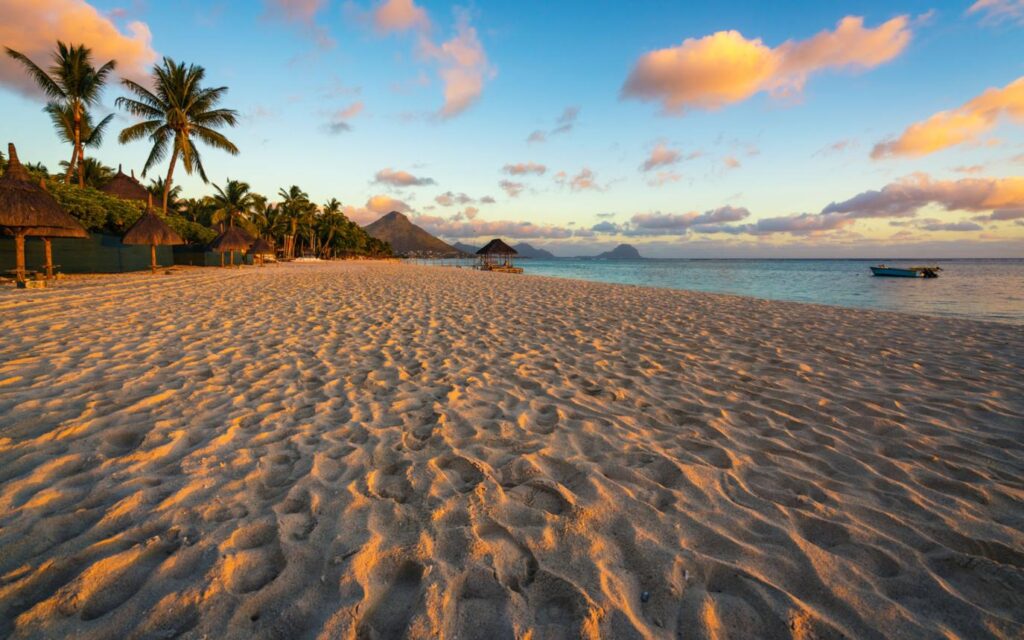 Flic en Flac – lange Strandspaziergänge und traumhafte Sonnenuntergänge
